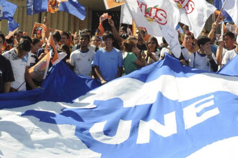 Entidades pedem recursos do petróleo para educação e saúde
