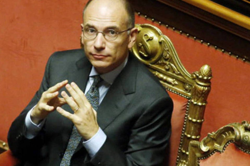 Letta obtém confiança do Senado com apoio de Berlusconi