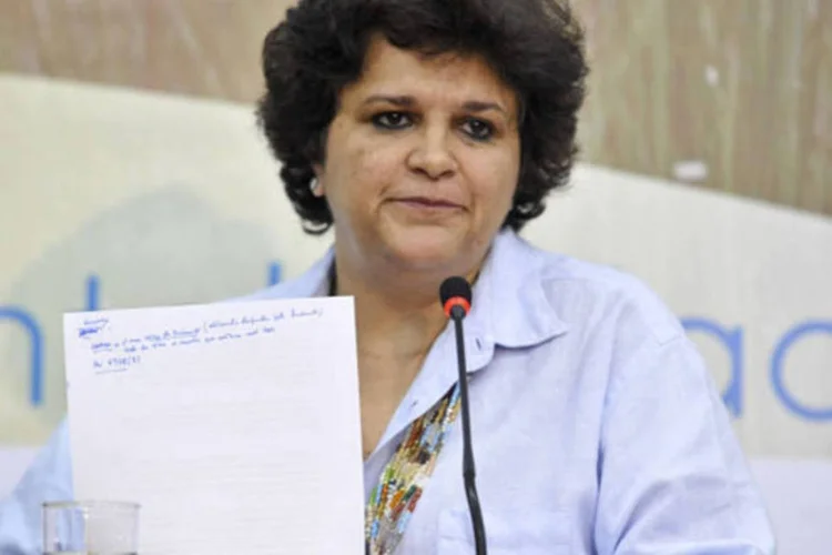 
	Izabella Teixeira: na avalia&ccedil;&atilde;o da ministra, pr&oacute;xima COP em Lima, que ser&aacute; a primeira na Amaz&ocirc;nia, tem que resgatar aquilo que o G77- formado por pa&iacute;ses em desenvolvimento
 (Elza Fiúza/ABr)
