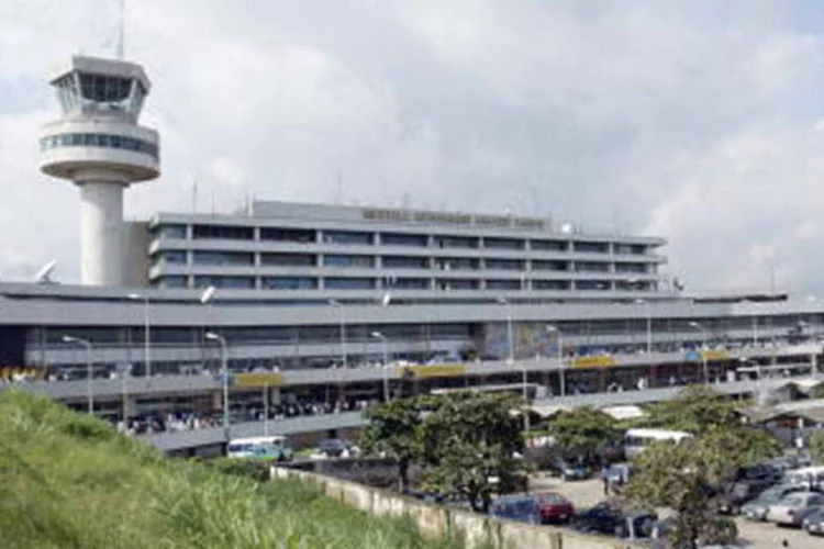 
	Aeroporto em Lagos, na Nig&eacute;ria: em comunicado, Embraer afirmou ter se colocado &agrave; disposi&ccedil;&atilde;o da autoridade nigeriana para apoi&aacute;-la na investiga&ccedil;&atilde;o
 (Getty Images)