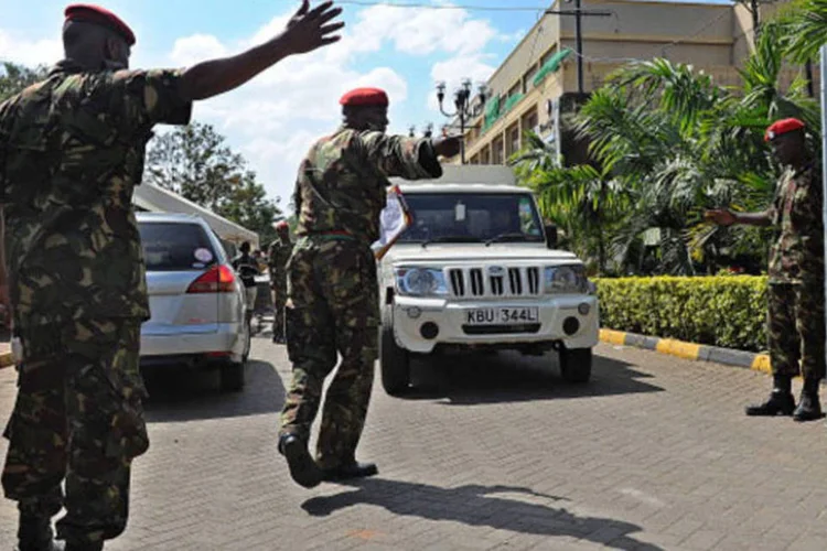 
	Militares durante a&ccedil;&atilde;o no Qu&ecirc;nia: &quot;terroristas de Westgate receberam treinamento neste acampamento&quot;, afirmaram for&ccedil;as de seguran&ccedil;a
 (Getty Images)