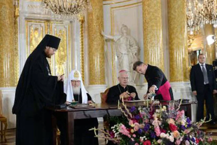 Clérigos em Igreja de Varsóvia, Polônia: "a Igreja não se sente responsável por este caso", disse representante (Janek Skarzynski/AFP)
