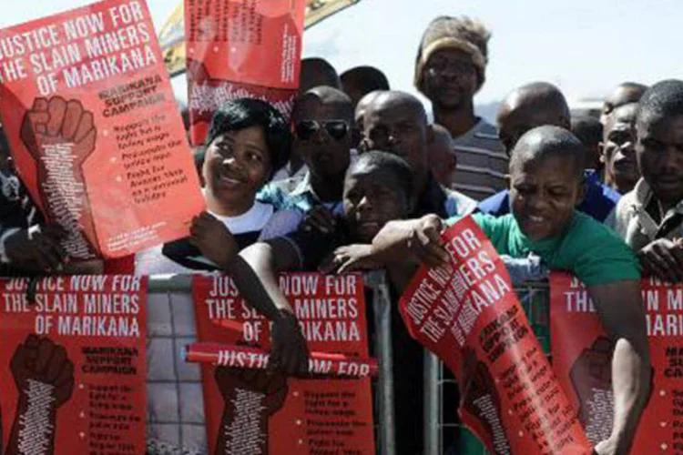 
	Sul-africanos em protesto: apesar de reformas, o pa&iacute;s ainda registra &quot;n&iacute;veis inaceit&aacute;veis ​​de pobreza, desigualdade e desemprego&quot;, disse presidente
 (Stephane de Sakutin/AFP)