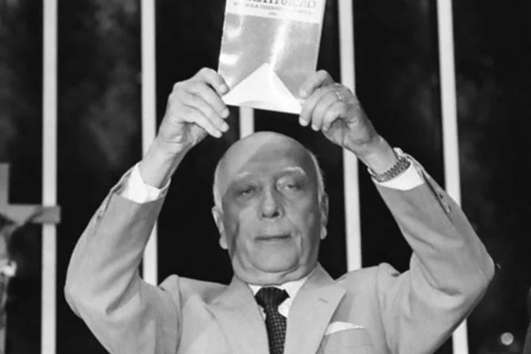 O então presidente da Assembleia Nacional Constituinte, deputado Ulysses Guimarães (Arquivo Agência Brasil/Agência Brasil)