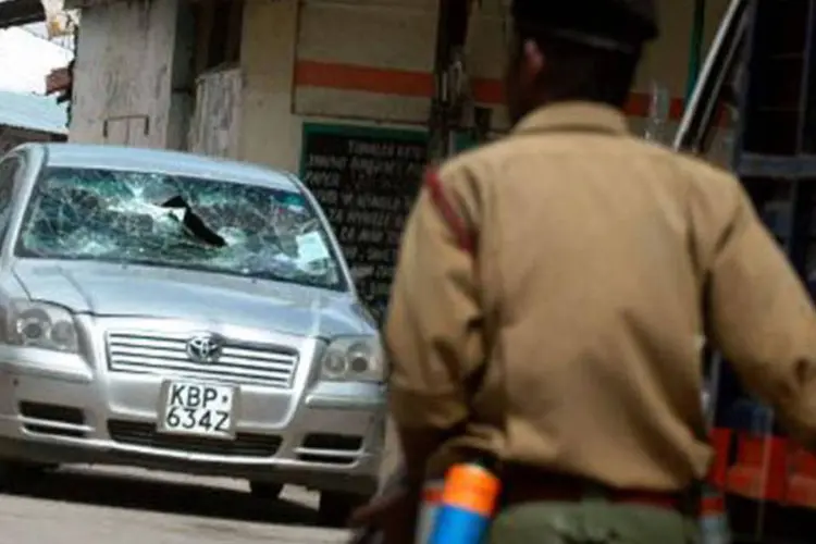 Membro das forças de segurança quenianas: autoridades temem que o assassinato do clérigo aumente a tensão na segunda maior cidade do país (AFP)