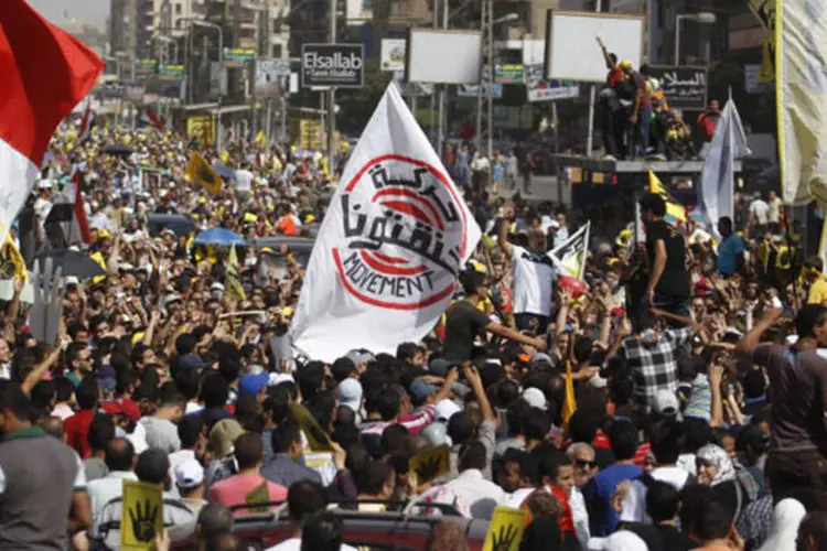 
	Protesto no Egito: ativistas tiveram que pagar fian&ccedil;a
 (Amr Abdallah Dalsh/Reuters)