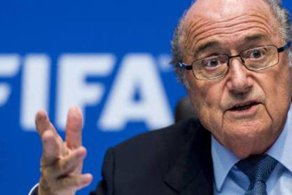 Blatter usará renda da Copa como arma para se reeleger