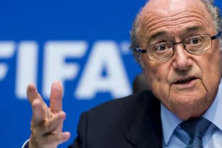 
	O presidente da Fifa, Joseph Blatter: remunera&ccedil;&atilde;o seria agora de R$ 440 mil por ano
 (Fabrice Coffrini/AFP)