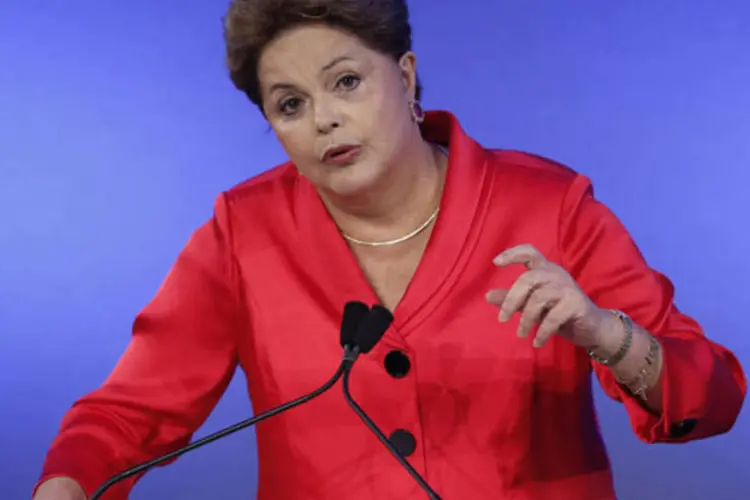 
	Dilma Rousseff: a aprova&ccedil;&atilde;o da maneira como ela governa oscilou de 54% para 56%
 (Chip East/Reuters)