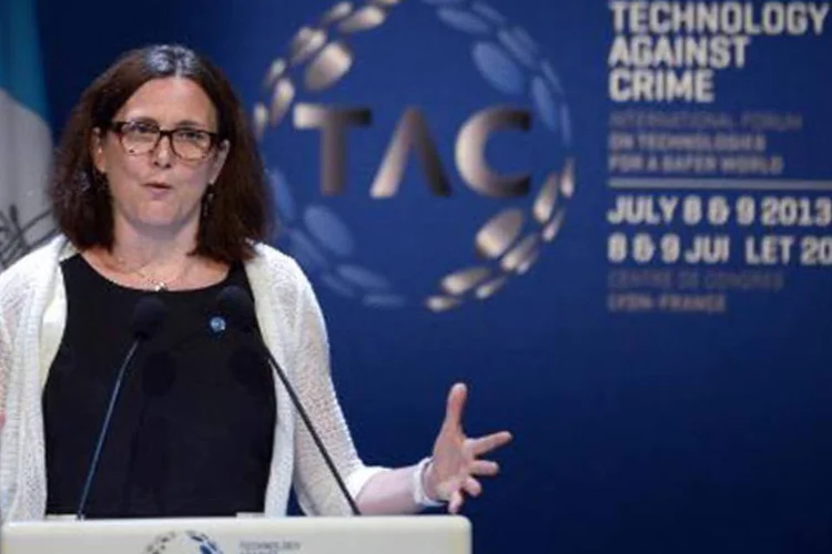 A comissária europeia para Assuntos Internos, Cecilia Malmstrom: ação ocorre após mais de 200 imigrantes morreram na semana passada em um naufrágio em Lampedusa, na Itália (Philippe Desmazes/AFP)