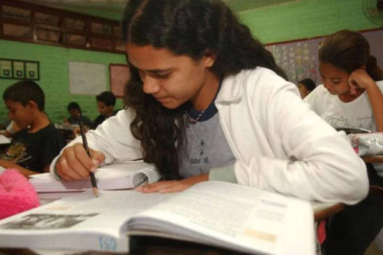 
	Alunos: candidato n&atilde;o pode ter tirado zero na reda&ccedil;&atilde;o e precisa ter cursado o ensino m&eacute;dio na rede p&uacute;blica ou com bolsa integral na rede privada
 (Fábio Rodrigues Pozzebom/ABr)