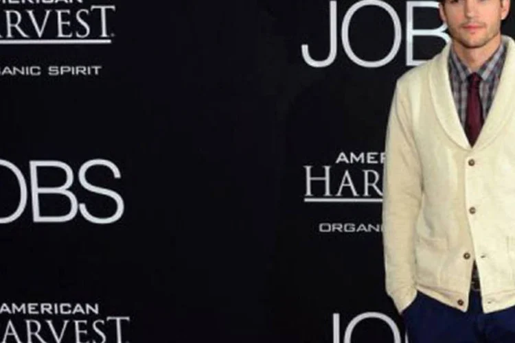 O ator Ashton Kutcher em exibição do filme "Jobs": filme chega aos cinemas americanos em 16 de agosto (previsão de estreia em novembro no Brasil) (Frederic J. Brown/AFP)