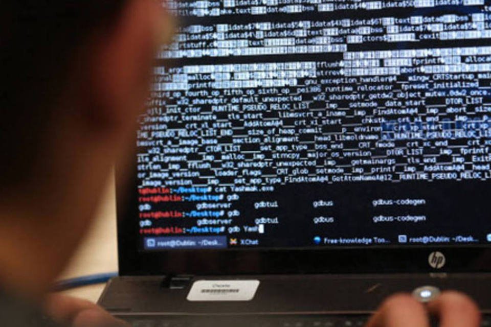 Hackers invadem perfil de ministro egípcio no Facebook