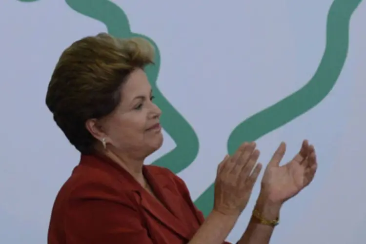 
	Dilma Rousseff:&nbsp;recursos dos royalties d&atilde;o garantias para que o Brasil possa investir de forma maci&ccedil;a em educa&ccedil;&atilde;o pelos pr&oacute;ximos 30 a 50 anos, segundo presidente
 (Fabio Rodrigues Pozzebom/ABr)