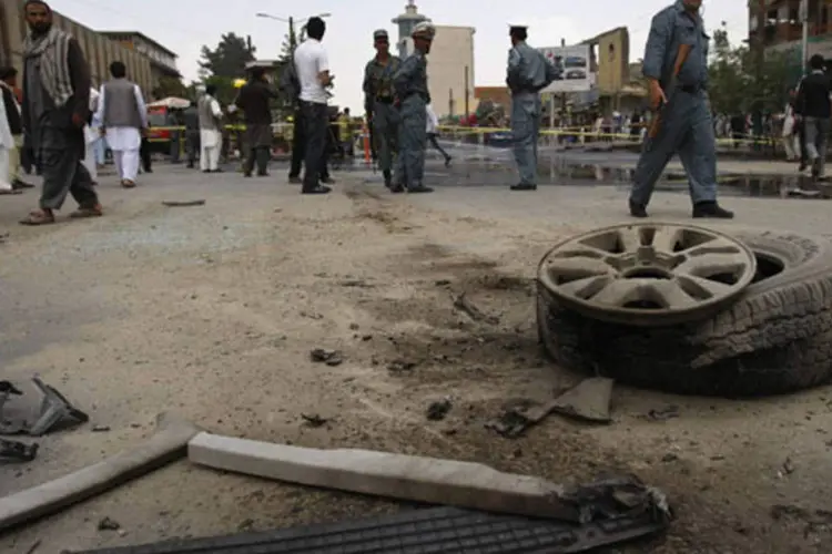 Local de ataque com bomba no Afeganistão: emboscada foi perpetrada por cerca de 200 talebans, segundo comandante (Omar Sobhani/Reuters)