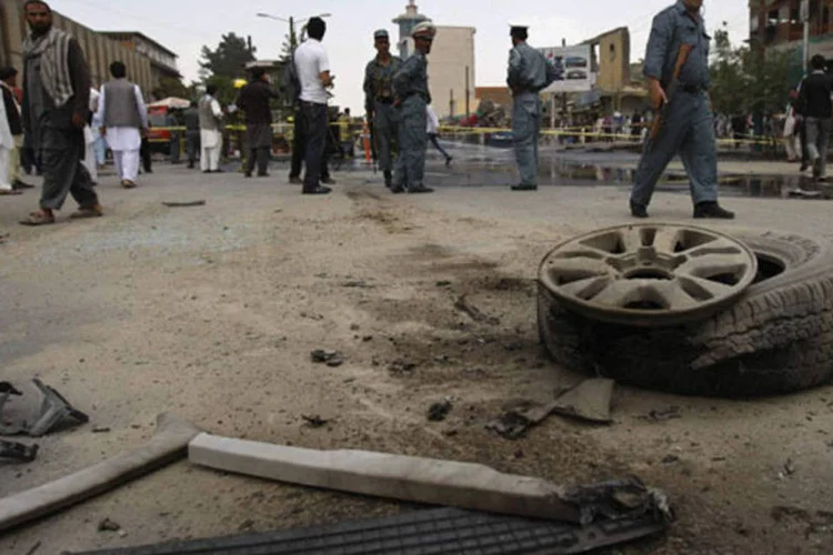 Local de ataque com bomba no Afeganistão: emboscada foi perpetrada por cerca de 200 talebans, segundo comandante (Omar Sobhani/Reuters)