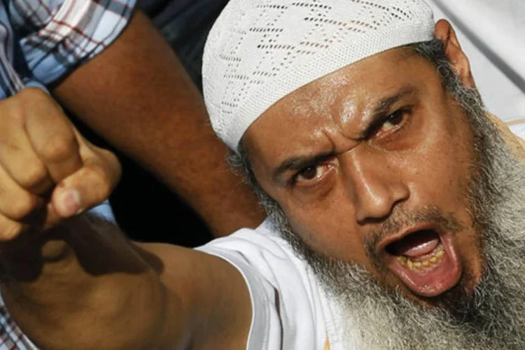 
	Membro da Irmandade Mu&ccedil;ulmana em protesto no Egito:&nbsp;Irmandade Mu&ccedil;ulmana confirmou a morte de um de seus militantes
 (Amr Abdallah Dalsh/Reuters)