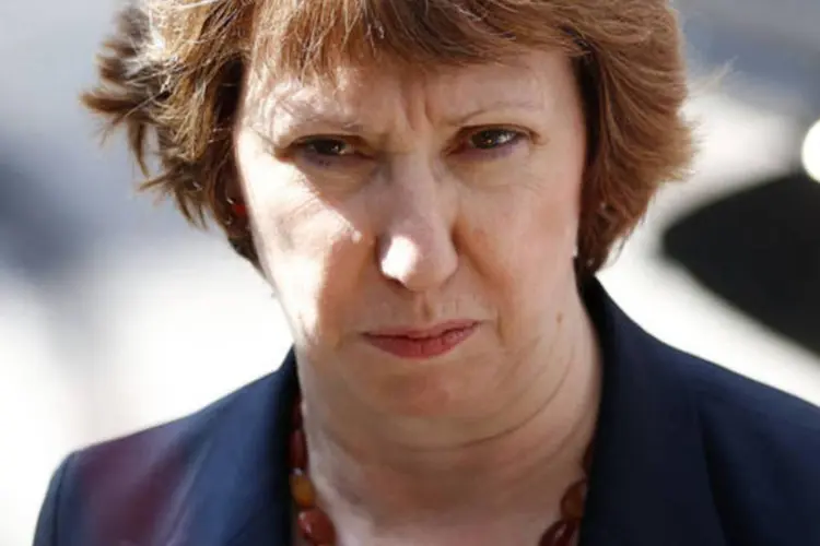 
	Catherine Ashton: a Alta Representante&nbsp;pede&nbsp;&quot;calma aos representantes de todos os partidos e se&ccedil;&otilde;es da sociedade para manter a calma com palavras e a&ccedil;&otilde;es&quot; (Francois Lenoir/Reuters)