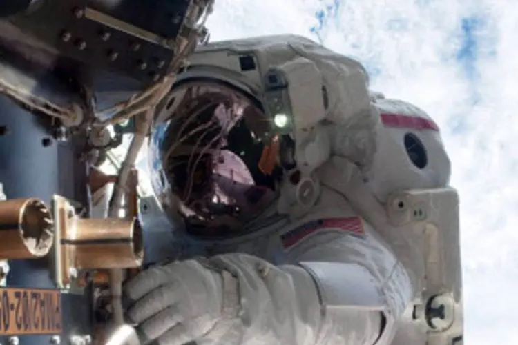 Astronauta na Estação Espacial Internacional (ISS) (Getty Images/Reprodução)