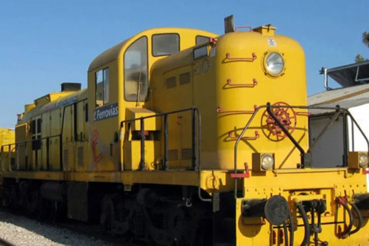 Locomotiva em ferrovia: ministros vão apresentar ao governo chinês o Programa de Investimentos em Logística, que prevê investimentos de R$ 213 bilhões (Wikimedia Commons)