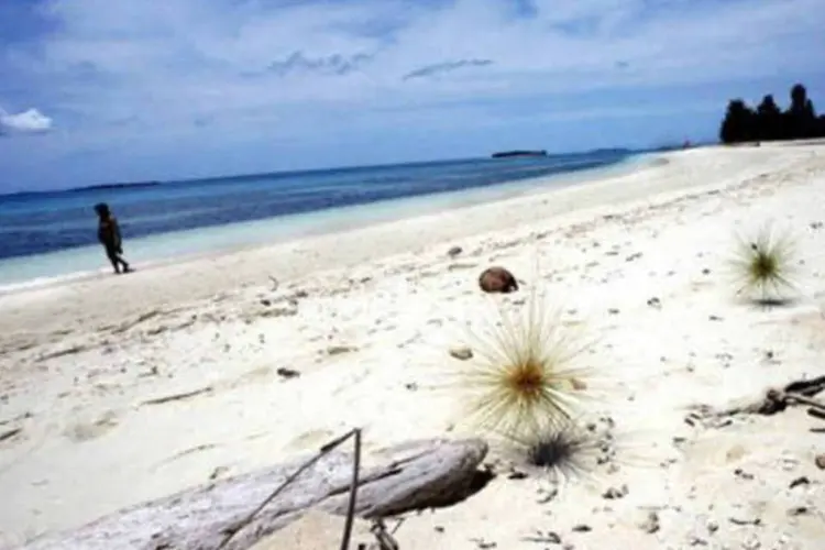 
	Praia nas Ilhas Molucas: n&atilde;o h&aacute;&nbsp;informa&ccedil;&otilde;es sobre alerta de tsunami&nbsp;ou de v&iacute;timas
 (AFP)