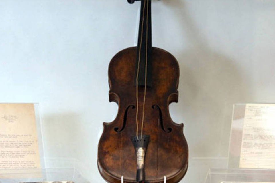 Violino do Titanic ficará exposto antes de ser leiloado