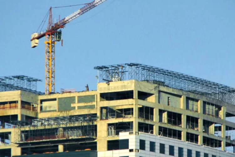 
	Pr&eacute;dio em constru&ccedil;&atilde;o em S&atilde;o Paulo: o &iacute;ndice relativo a Materiais e Equipamentos subiu 1,14% neste m&ecirc;s, ante 0,63% em agosto
 (Wikimedia Commons)