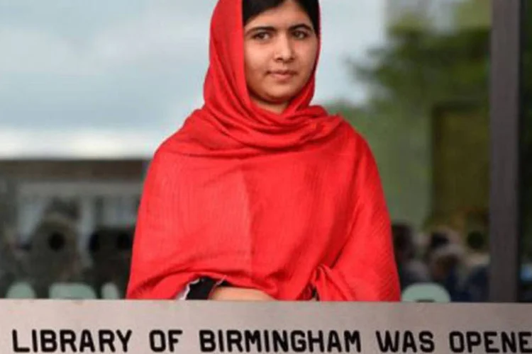 Malala Yousafzai, estudante paquistanesa baleada pelo taleban: "lapis e livros são as armas para derrotar o terrorismo", disse  (Paul Ellis/AFP)