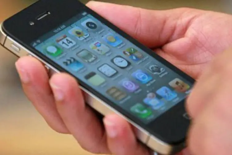 iPhone 4G: segundo rumores, a empresa da maçã está preparando duas novas versões de seu iPhone (Justin Sullivan/AFP)