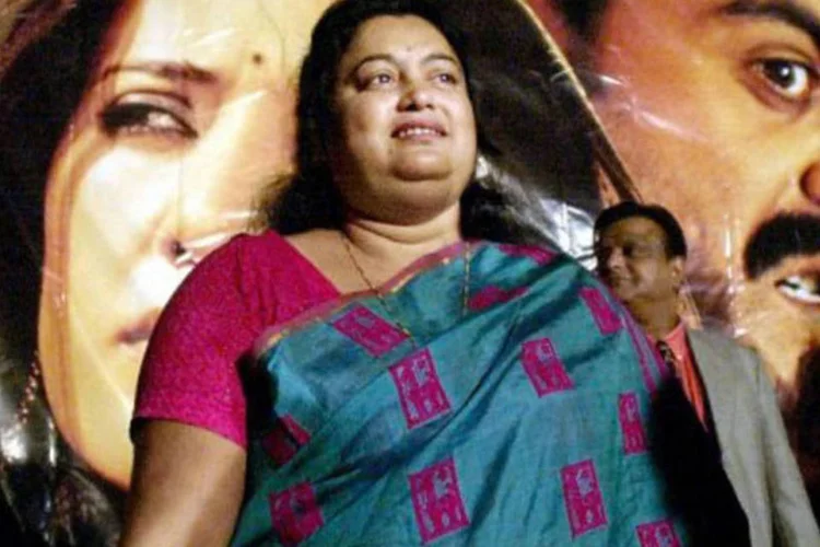Sushmita Banerjee no lançamento do filme 'Escape from Taliban', em Mumbai: ela escreveu livro sobre fuga dramática do taleban na década de 1990 (Sebastian Dsouza/AFP)
