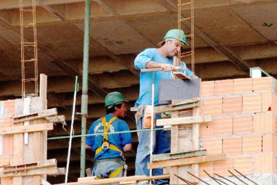 Emprego na construção civil cresce 0,19% em julho