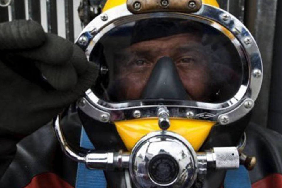 A dura vida de um mergulhador de esgoto na Cidade do México