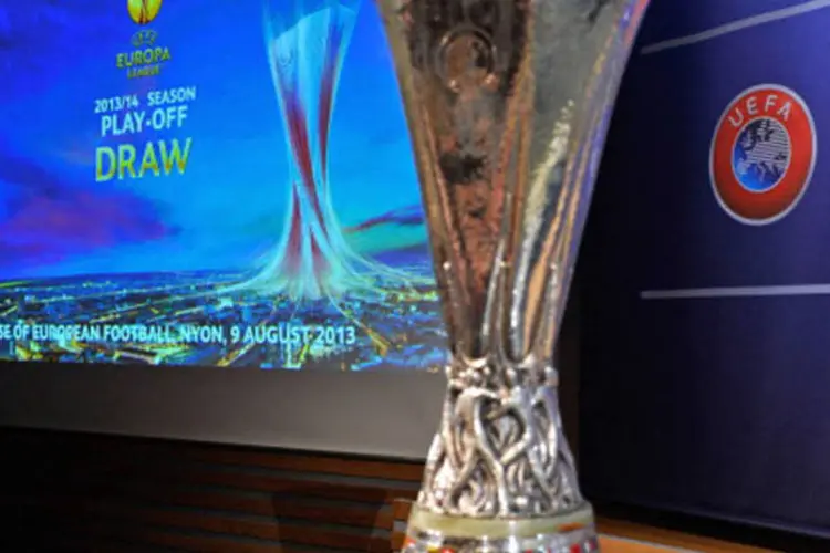 Troféu da Liga da Europa 2013 - 2014: cada equipe, se apenas participar da fase de grupos, receberá 8,6 milhões de euros (Getty Images)