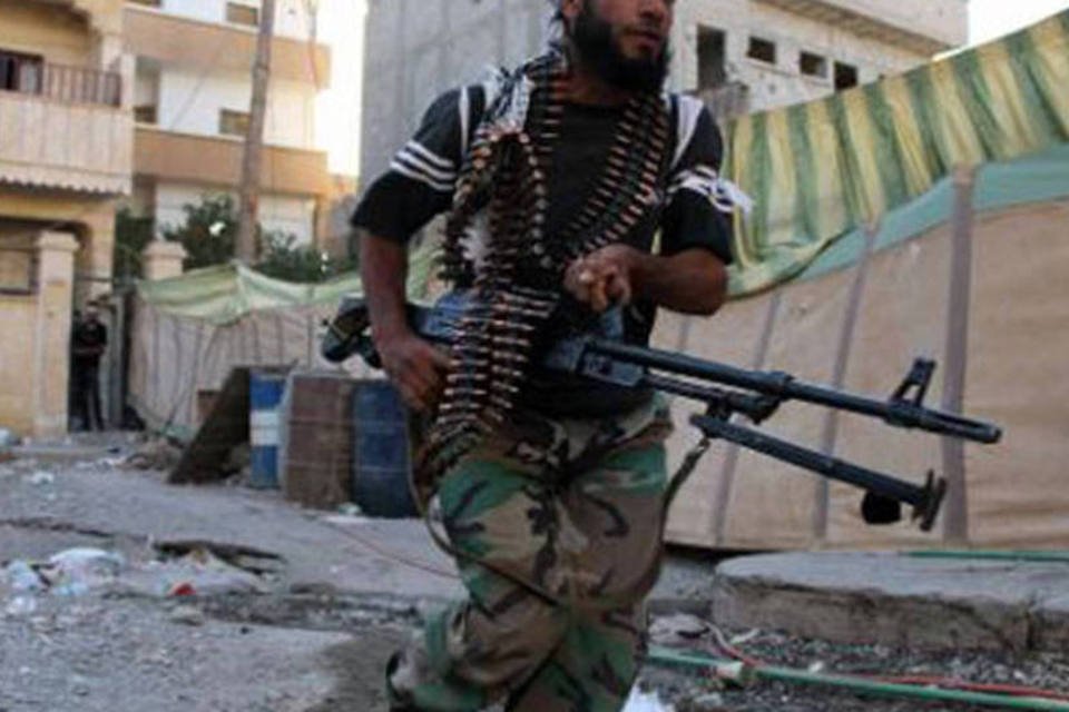 Rebeldes sírios recebem armas dos EUA, diz Washington Post