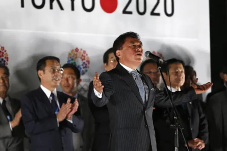 Dirigentes de Tóquio após cidade ser escolhida como sede olímpica: Japão executou em 2013 seis condenados, sem aviso prévio aos presos ou familiares e sem testemunhas (Issei Kato/Reuters)