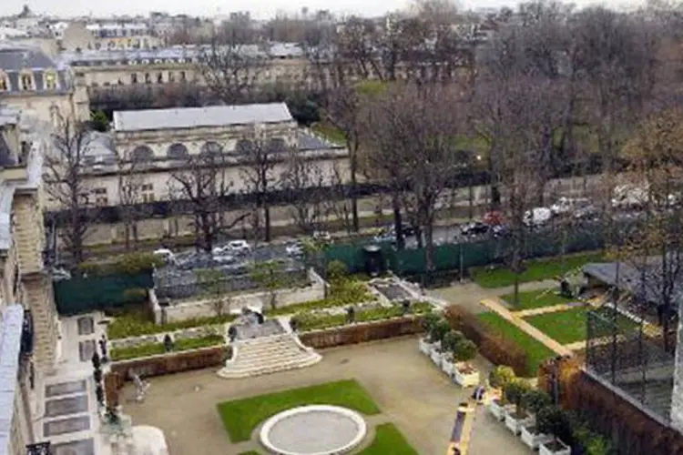 Visão do alto de uma região de Paris: mansão do fim do século XIX com 2.600 metros quadrados foi vendida por 44 milhões de euros a uma família milionária do Golfo (Stephane de Sakutin/AFP)