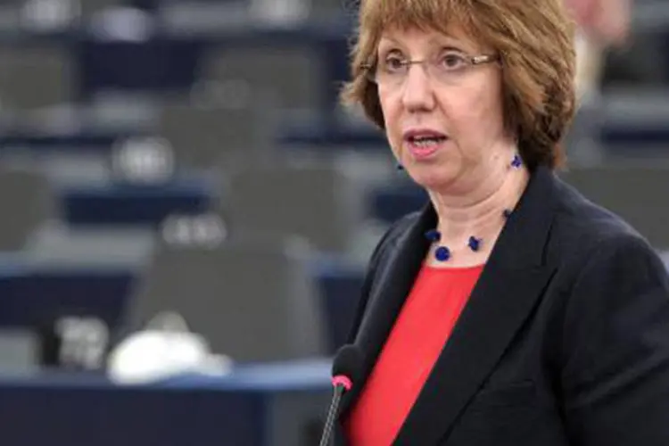 
	Chefe da diplomacia da Uni&atilde;o Europeia, Catherine Ashton:&nbsp;porta-voz explicou que ontem houve reuni&otilde;es entre os analistas da delega&ccedil;&atilde;o do Ocidente e do lado iraniano
 (Frederick Florin/AFP)