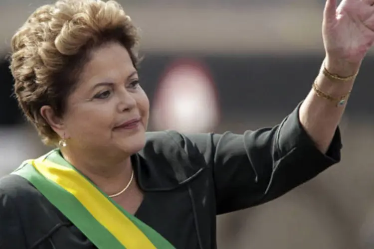 
	A presidente Dilma Rousseff:&nbsp;Dilma tamb&eacute;m inaugura trecho de uma estrada e assina ordem de servi&ccedil;o para a pavimenta&ccedil;&atilde;o de rodovias
 (Ueslei Marcelino/Reuters)