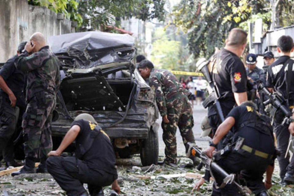 Exército filipino bombardeia rebeldes no sul do país