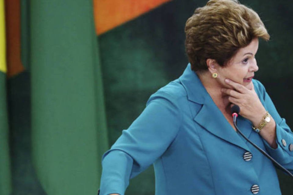 A investidores, Dilma destaca ascensão da classe média
