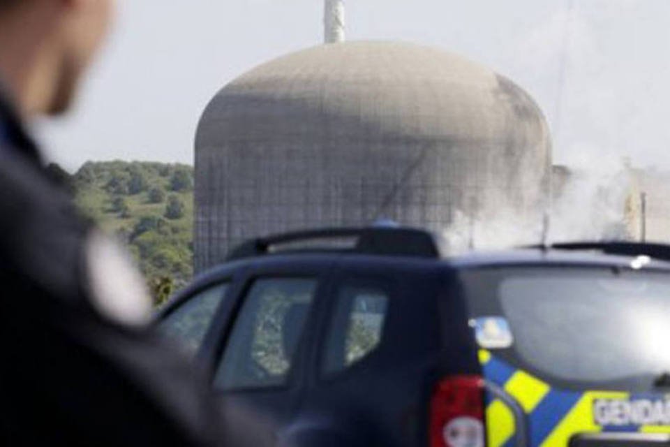 Usina nuclear francesa tem vazamento importante de fumaça