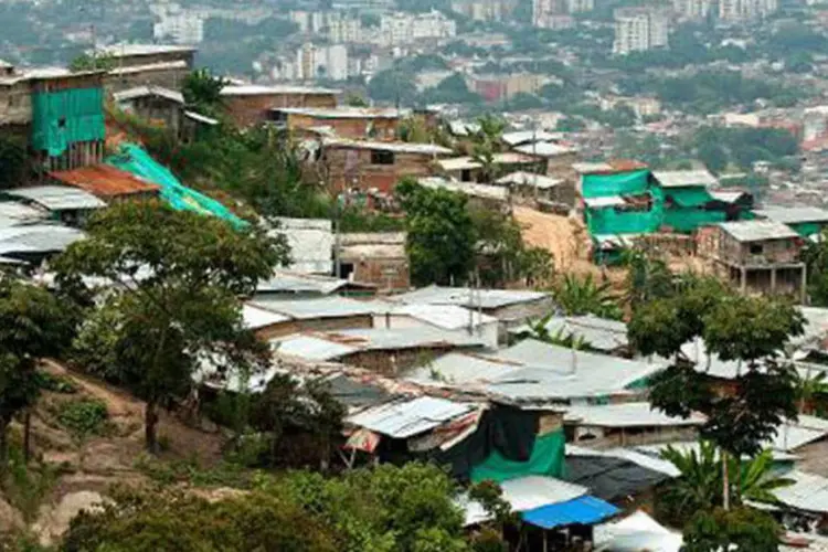 Vila de camponeses na Colômbia: "se a Colômbia não adotar medidas adicionais para por freio aos abusos, é provável que o problema se agrave", diz Ong (Luis Robayo/AFP)