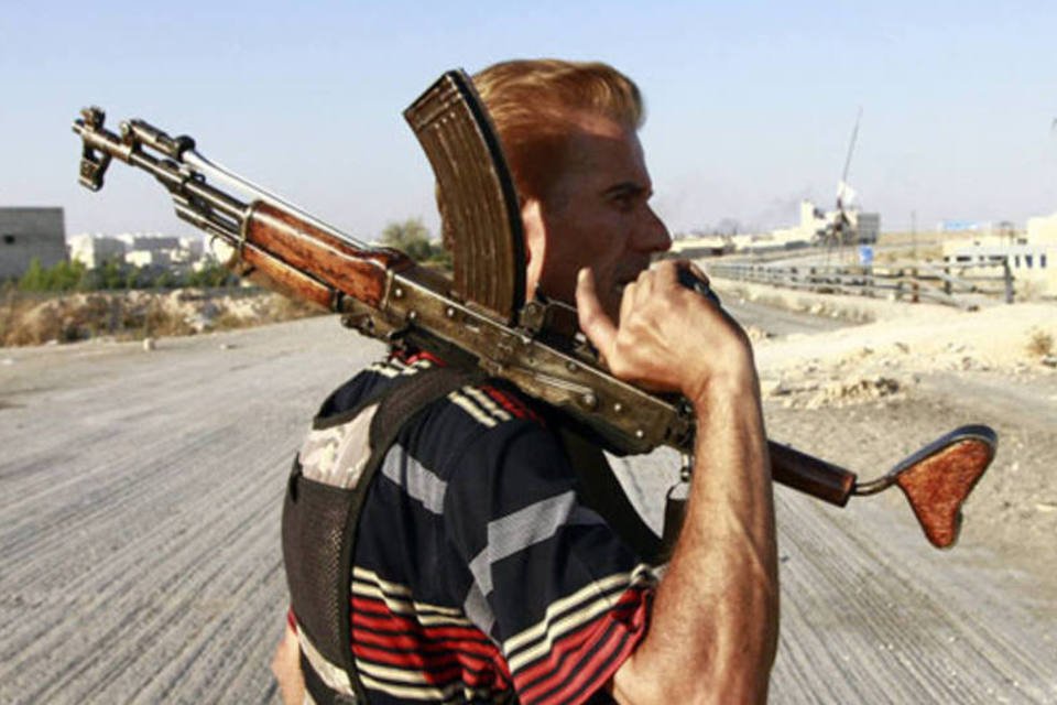 Grupo ligado à Al Qaeda executa 7 em público na Síria