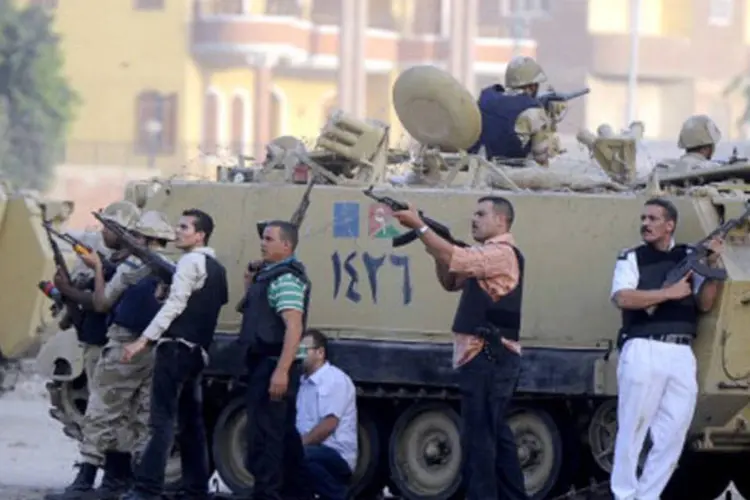
	For&ccedil;as de seguran&ccedil;a no Egito:&nbsp;agressores abriram fogo com armas autom&aacute;ticas contra os agentes desde uma motocicleta
 (Getty Images)
