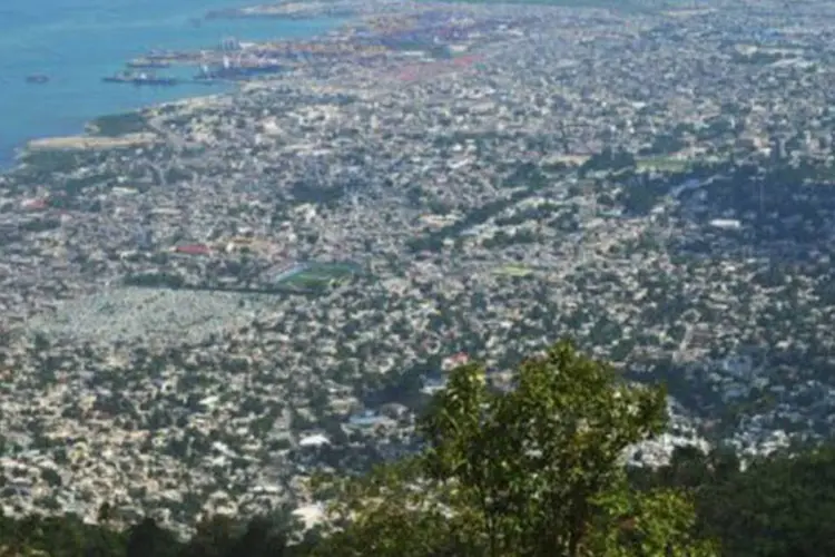 Vista de Porto Príncipe, capital do Haiti: membros de igrejas se manifestaram na cidade contra uniões do mesmo sexo (Thony Belizaire/AFP)