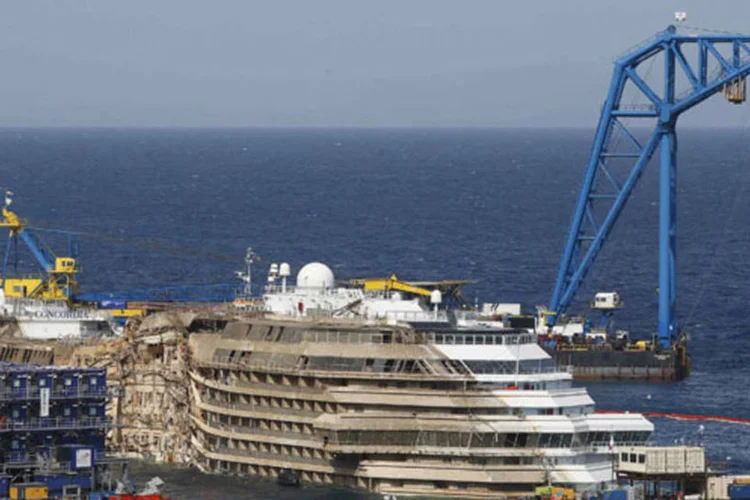 
	Navio Costa Concordia: naufr&aacute;gio ocorreu na noite do 13 de janeiro de 2012 depois que o navio se chocou durante uma manobra
 (Tony Gentile/Reuters)
