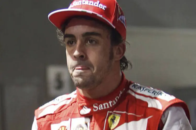 
	Fernando Alonso:&nbsp;&quot;melhore logo, Michael. Espero ouvir not&iacute;cias muito positivas em breve&quot;, escreveu
 (Edgar Su/Reuters)