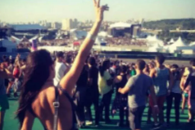 
	Show do Lollapalooza no aut&oacute;dromo de Interlagos: nenhuma atra&ccedil;&atilde;o foi confirmada
 (Reprodução/Instagram/@izabellabebel/Reprodução)