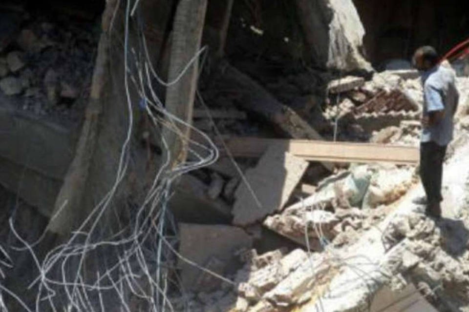Dez pessoas morrem após queda de edifício no Egito