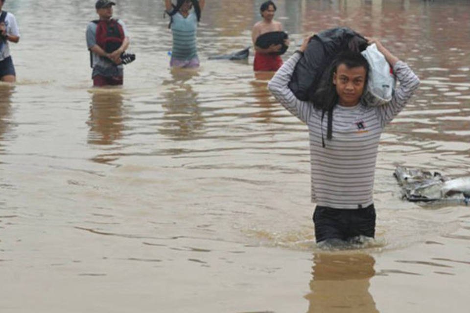 Mais de 30 mortos em inundações e deslizamentos na Indonésia
